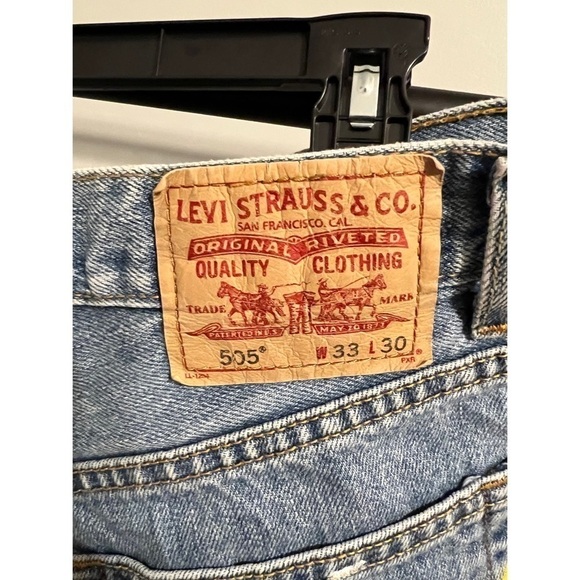 Levi Regular Fit 505 Sunflower Painted Cutoff Denim Jean Shorts W 33 L 30 - Picture 6 of 7